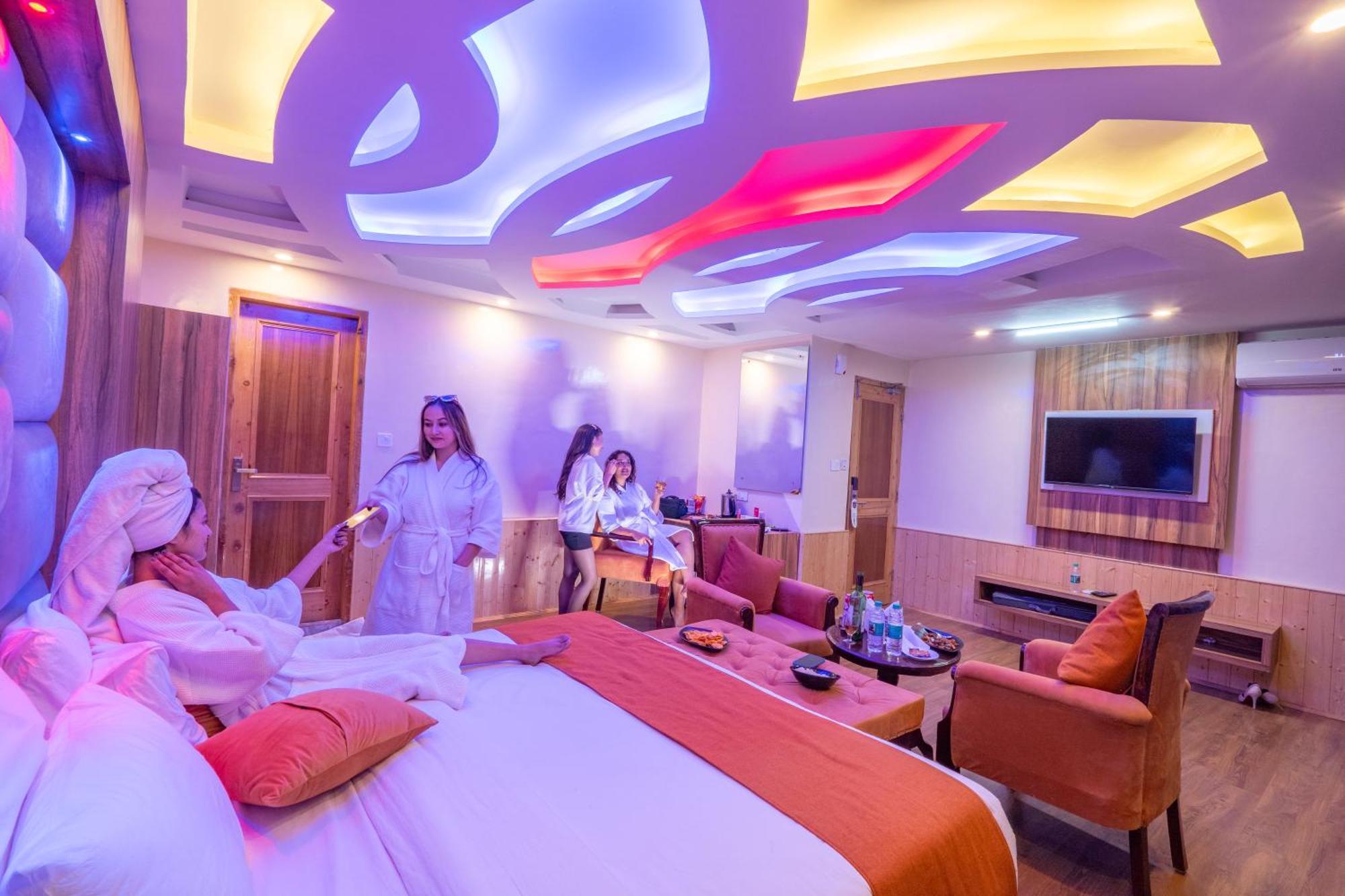 Hill River Resort - Central Heated & Air Cooled - Near Mall Road , Best Property Of Manali 2024- 2025 Εξωτερικό φωτογραφία