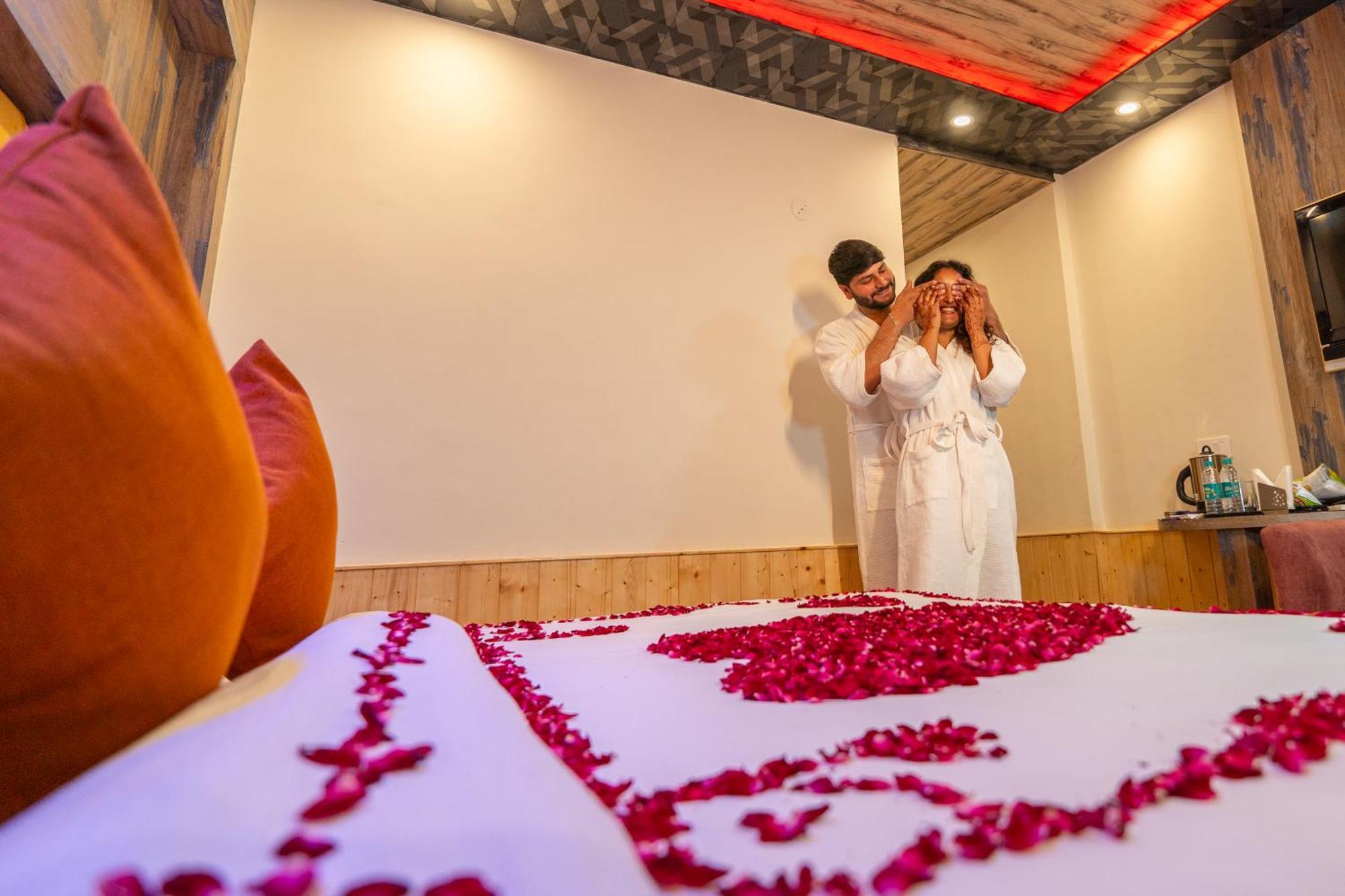Hill River Resort - Central Heated & Air Cooled - Near Mall Road , Best Property Of Manali 2024- 2025 Εξωτερικό φωτογραφία