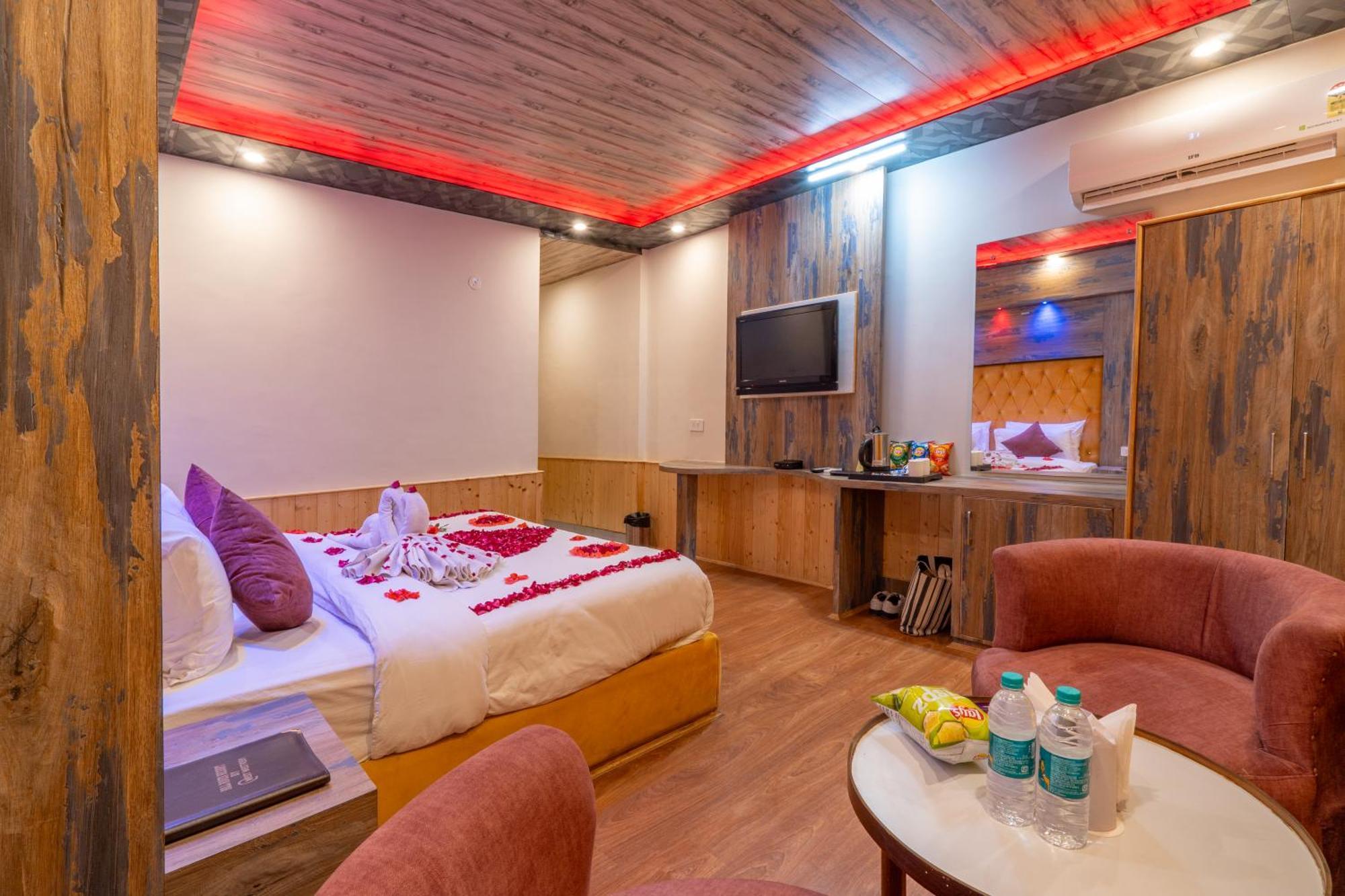 Hill River Resort - Central Heated & Air Cooled - Near Mall Road , Best Property Of Manali 2024- 2025 Εξωτερικό φωτογραφία